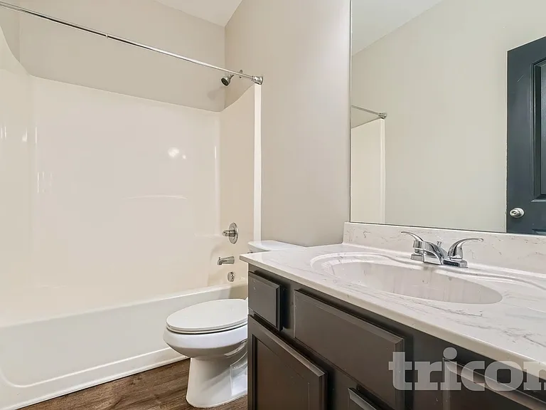 3919 Kingfisher Dr — Photo 16