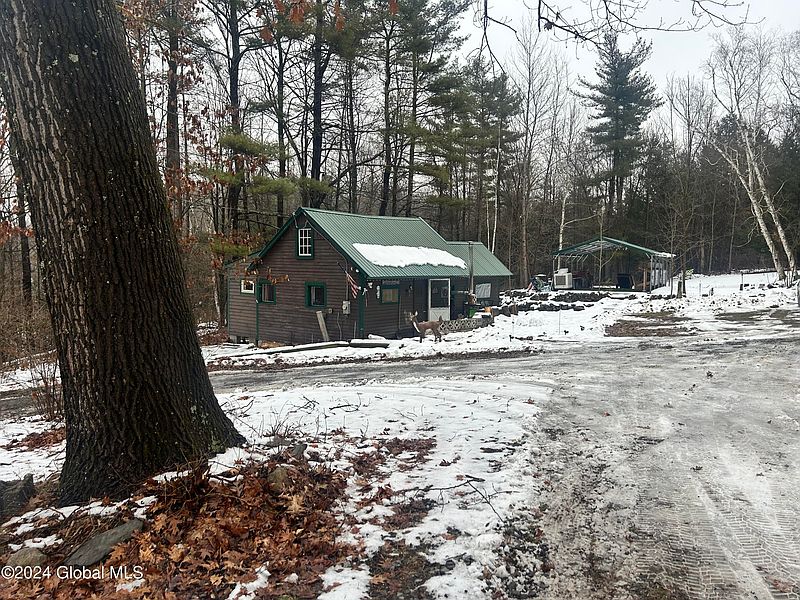 2nd image of 1876 Lick Springs Road