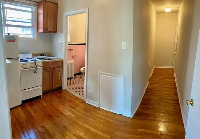 Building Photo - 4321 Pine St #3F
