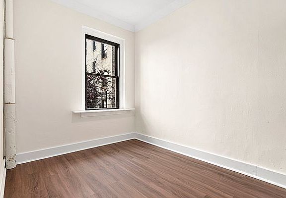 4th image of 2105 33rd St APT 2D
