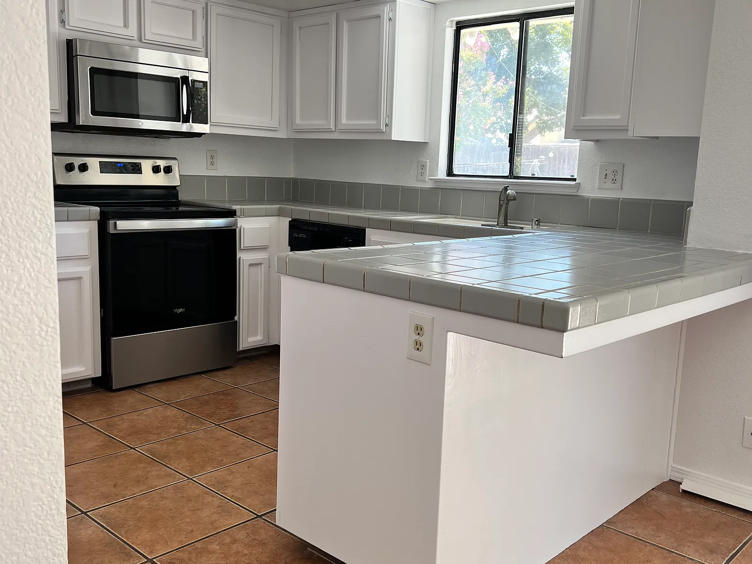 4517 Chaney Ln — Photo 3