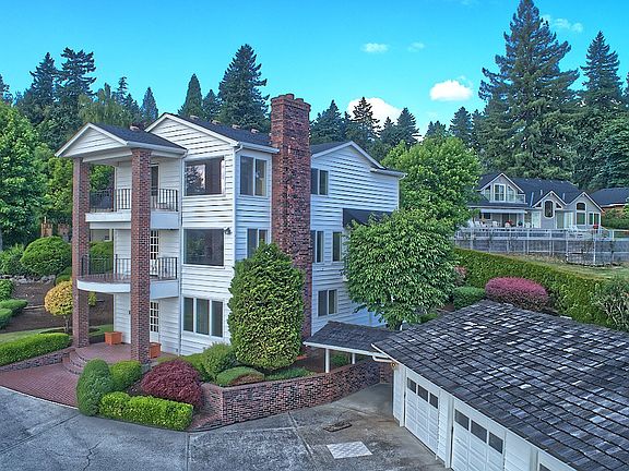 2nd image of 2403 SE 102nd Ct