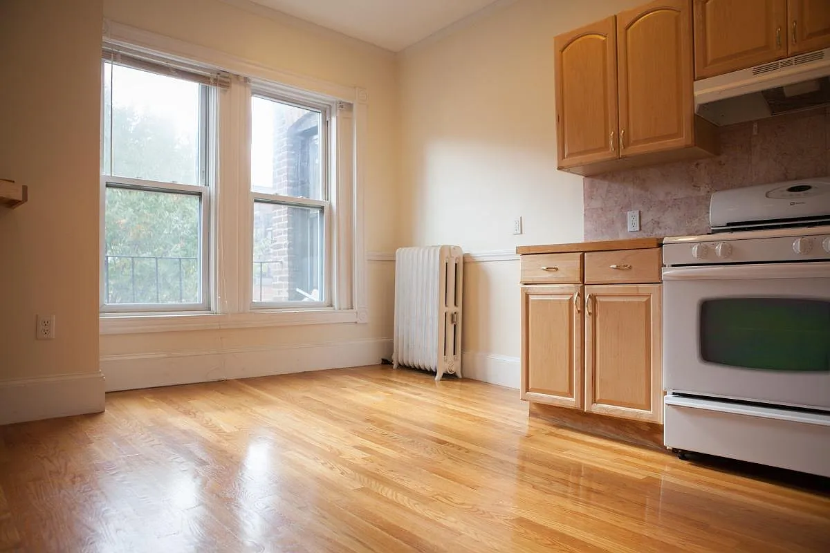 52 Joy Street — Photo 2