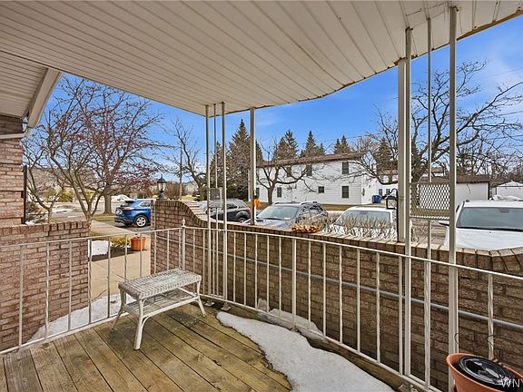 2nd image of 4595 Chestnut Ridge Rd APT 3