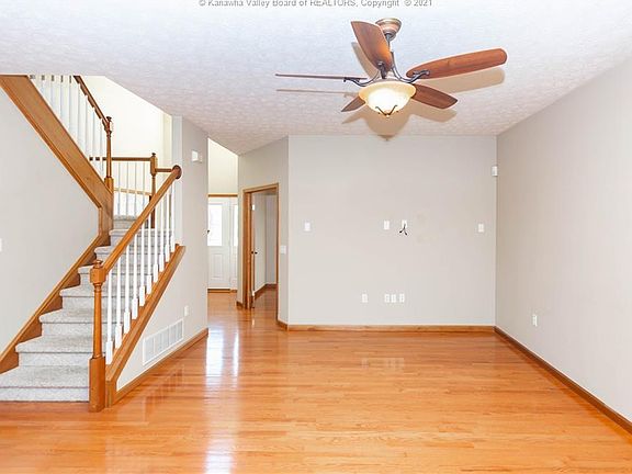 5th image of 804 Forest Brook Dr