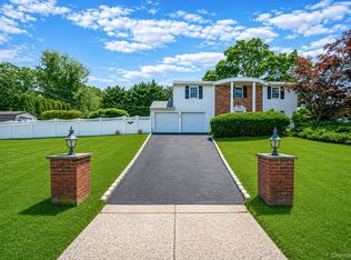 2 Barry Lane, Mount Sinai, NY 11766