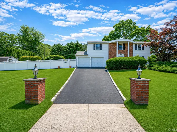 2 Barry Lane, Mount Sinai, NY 11766