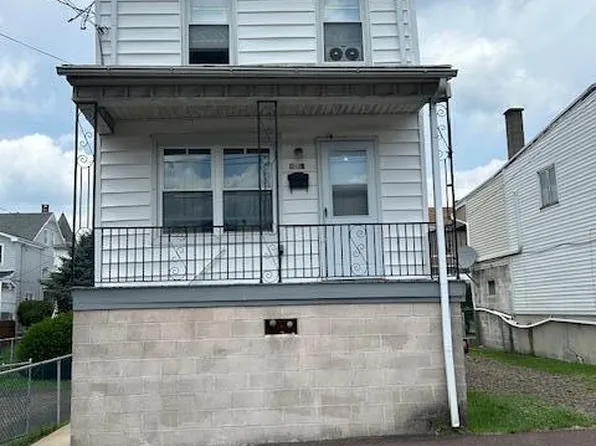 319 W Butternut St, Mount Carmel, PA 17851