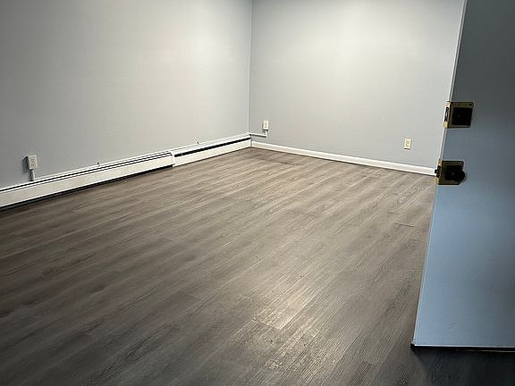3rd image of 5237 Oxford Ave #F1