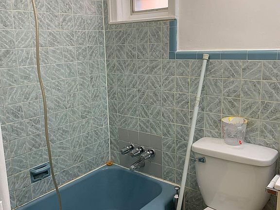 4th image of 1531 72nd St #1R