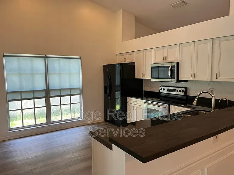 9411 Willow Cove Ct — Photo 12