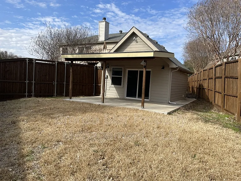 3403 Broadview Ct — Photo 1