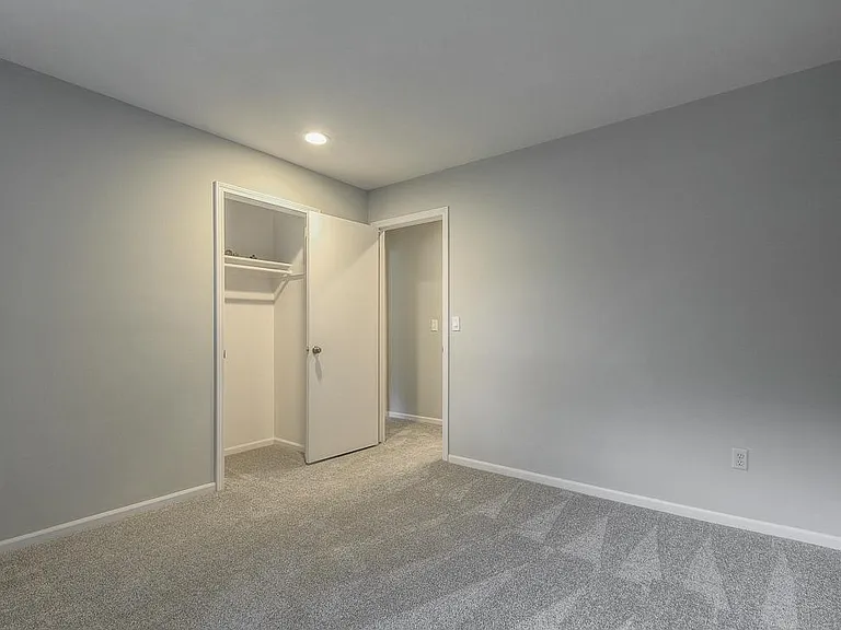 10116 Nieman Rd — Photo 24