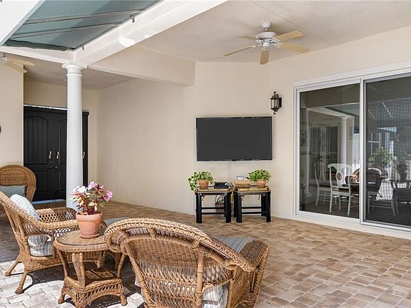 3rd image of 9077 Castle Harbour Cir