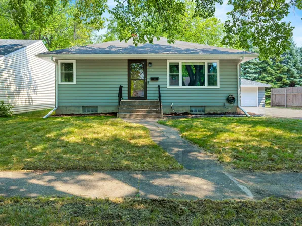 1124-10 1/2 St N, Moorhead, MN 56560