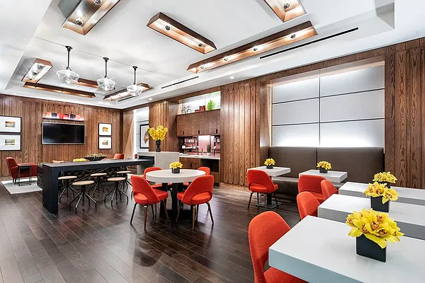 Rented by Extell Marketing Group LLC | media 33