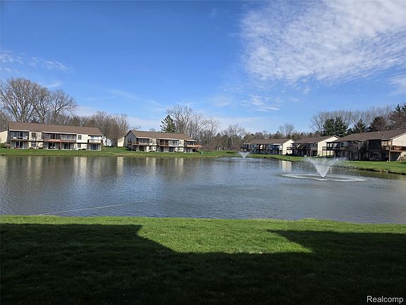 5th image of 7044 Springtree Ln SW