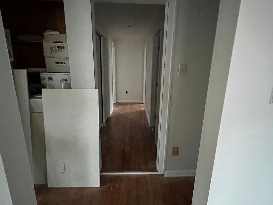 Hallway to bedrooms
