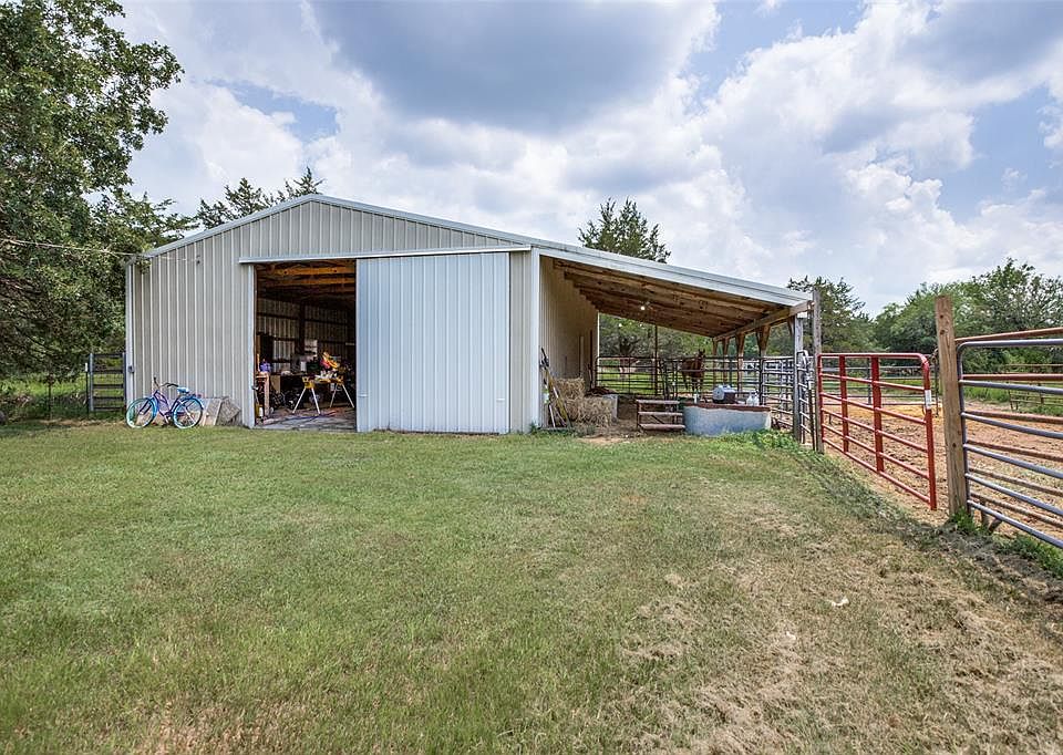 1st image of 633 NW County Road 3140