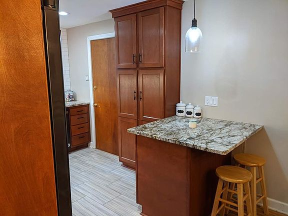 4th image of 71 Delham Ave #Lwr