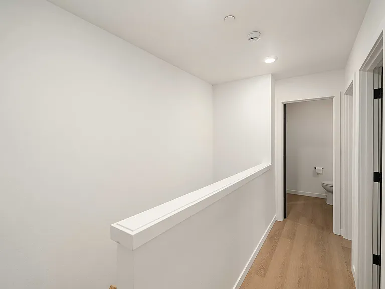 6063 NE Simpson St #60 — Photo 5