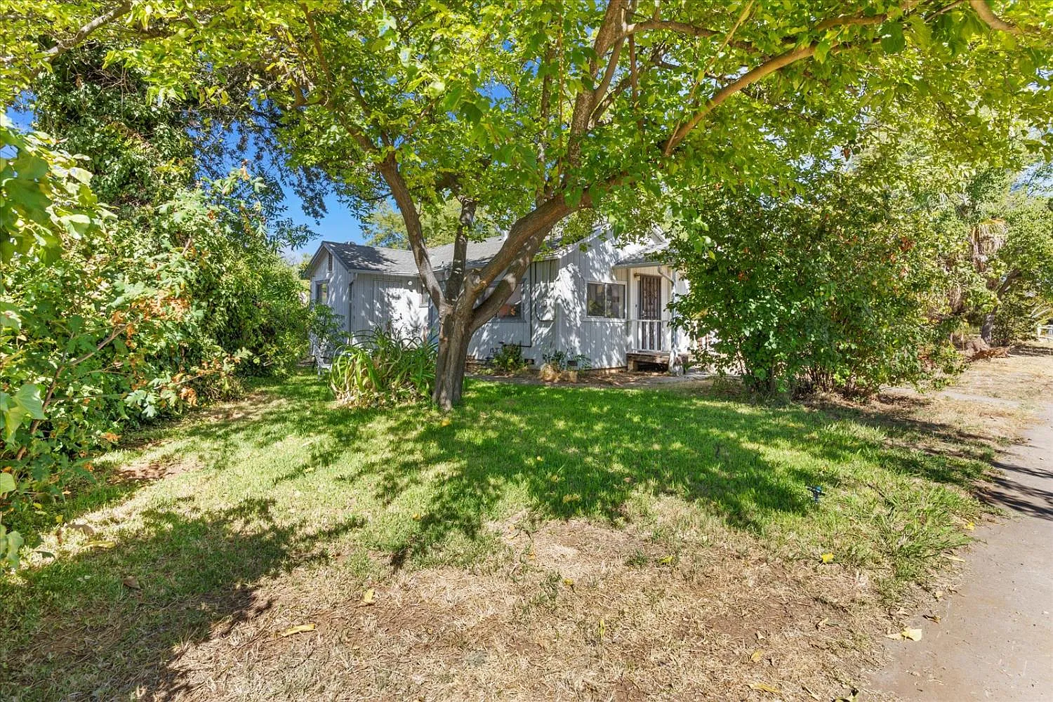 302 B St photo 1