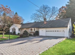 7 Ledge Rd, Wayne, NJ 07470