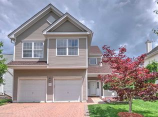 8 Saddlebrook Dr, Manalapan, NJ 07726