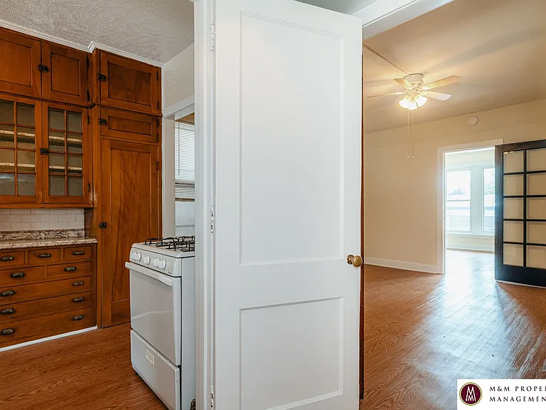 817 Oak Park — Photo 11