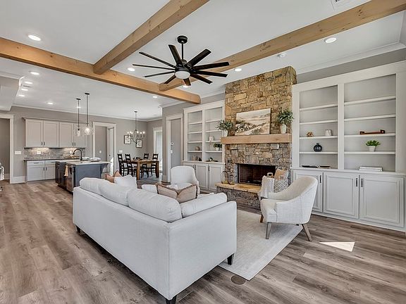 3rd image of 85 Villa Vis