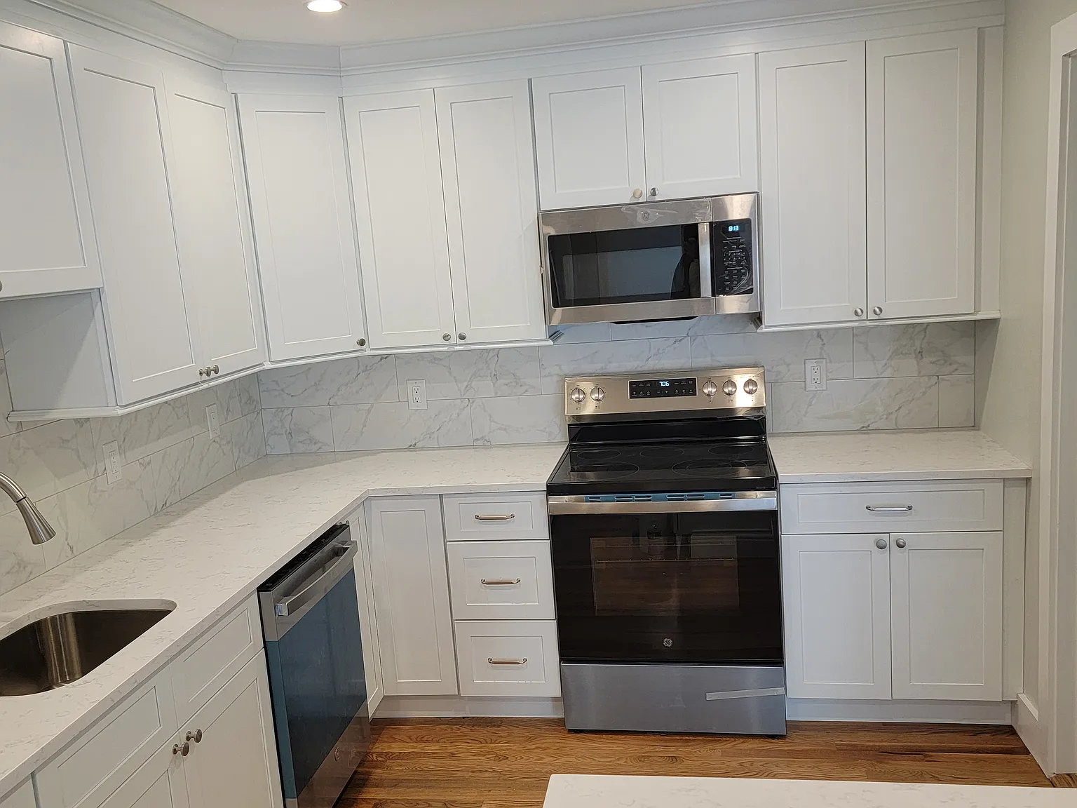2 bed, 1100 sqft, $3,550 — Photo 2