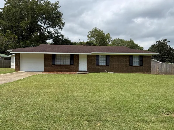 222 Osteen Dr, Hartford, AL 36344