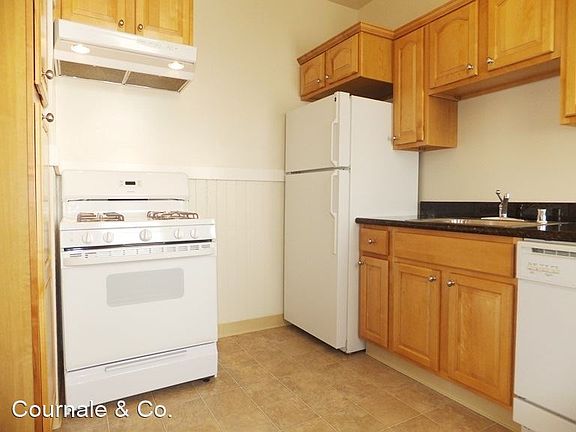 2nd image of 4336 California St APT 8