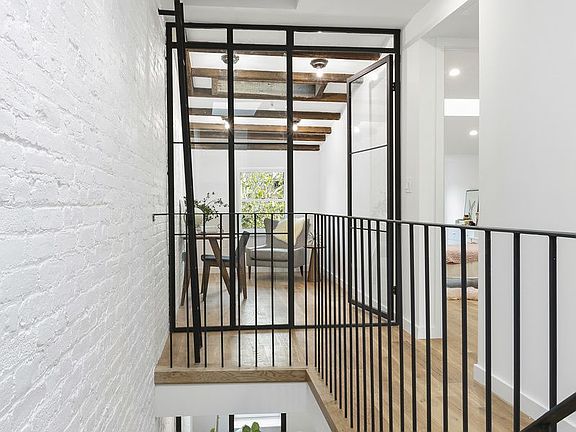 4th image of 213 Mac Donough St #3