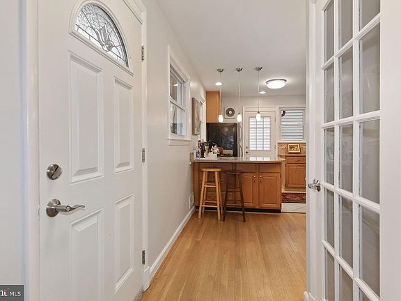 5th image of 9944 Mayfield Dr