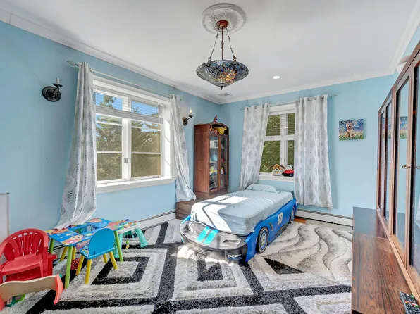 5440 Independence Avenue image 22 of 36