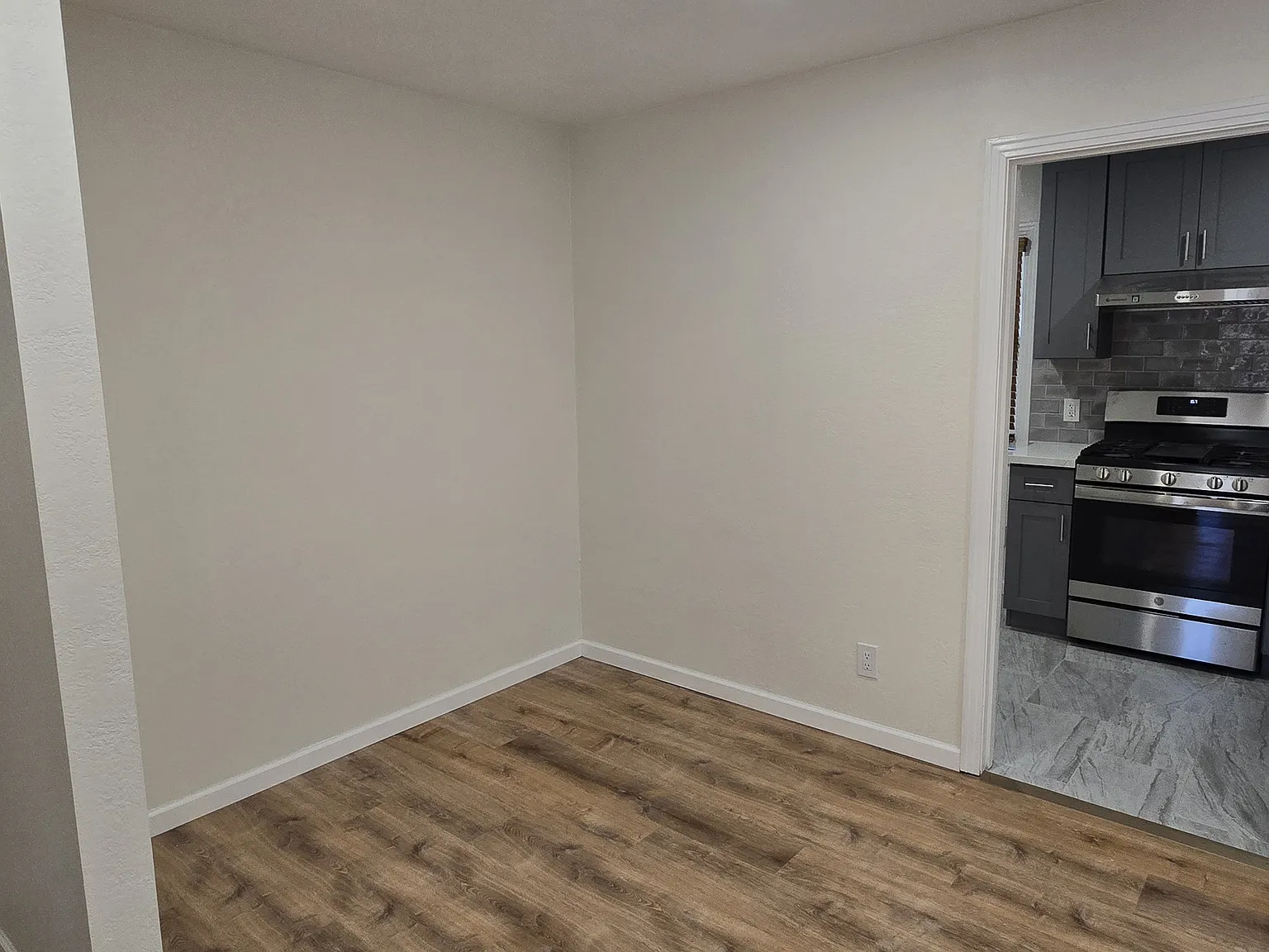 Studio, 350 sqft, $2,200 — Photo 4