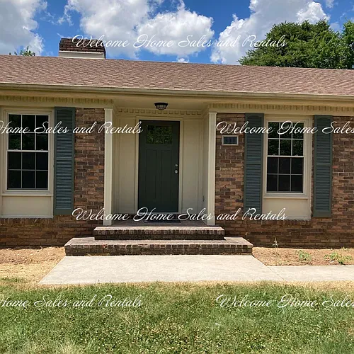 511 E Parkview Dr Photo 1