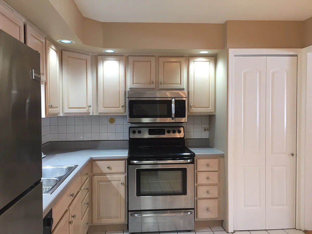 Building Photo - 514 W Miner St #1