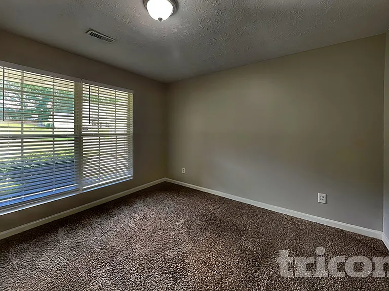 190 Fairclift Dr — Photo 12
