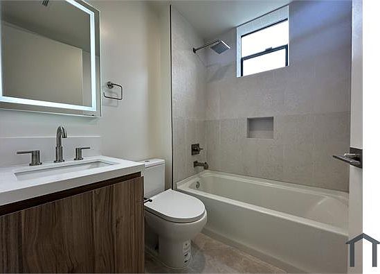 4th image of 3649 Regal Pl #301