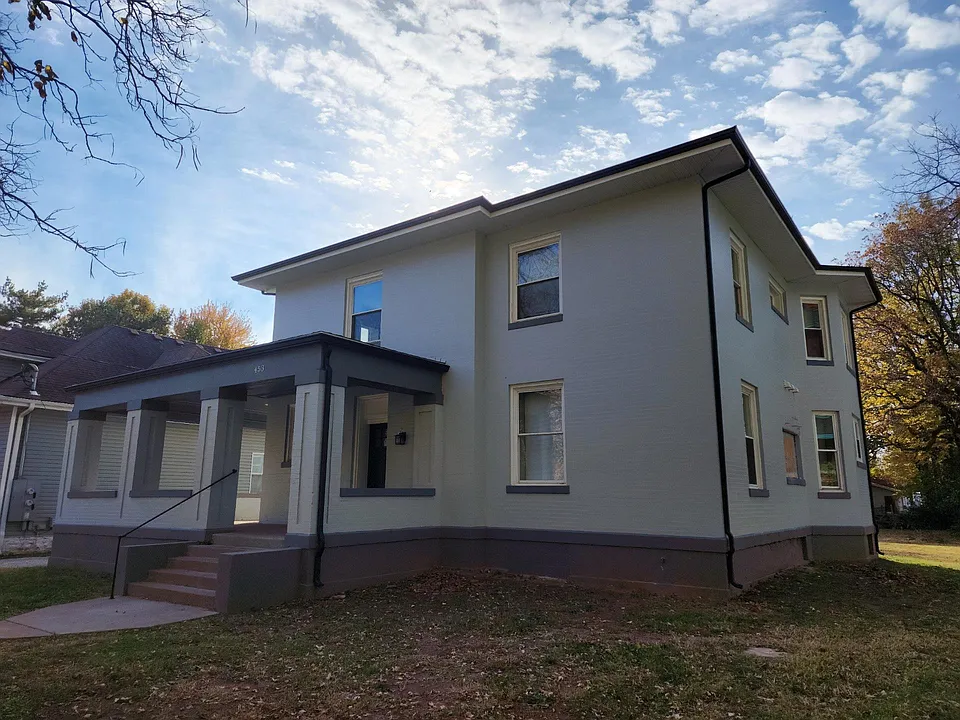 453 S Main Ave