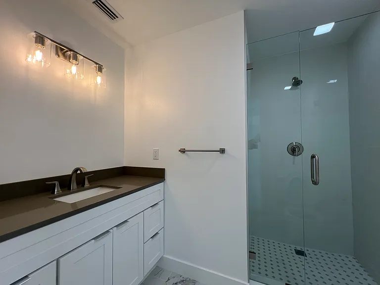 219 Danube Ave #A — Photo 9