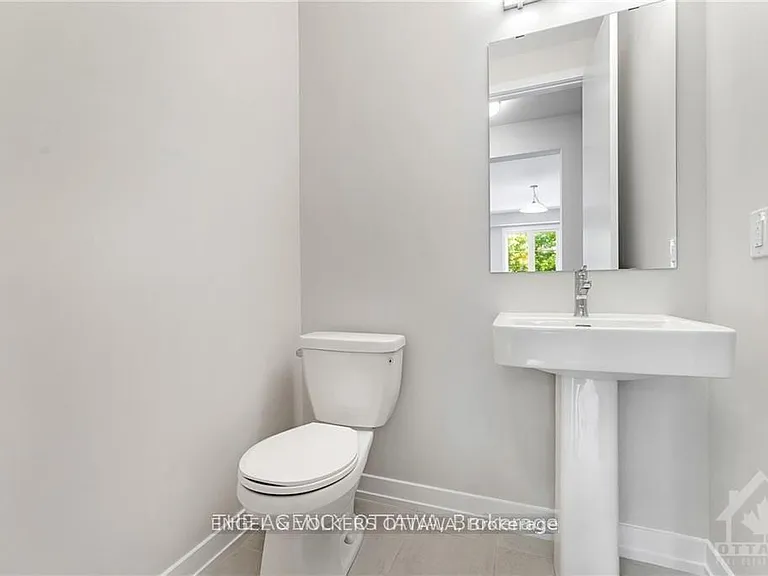 89 Hackamore Cres — Photo 7