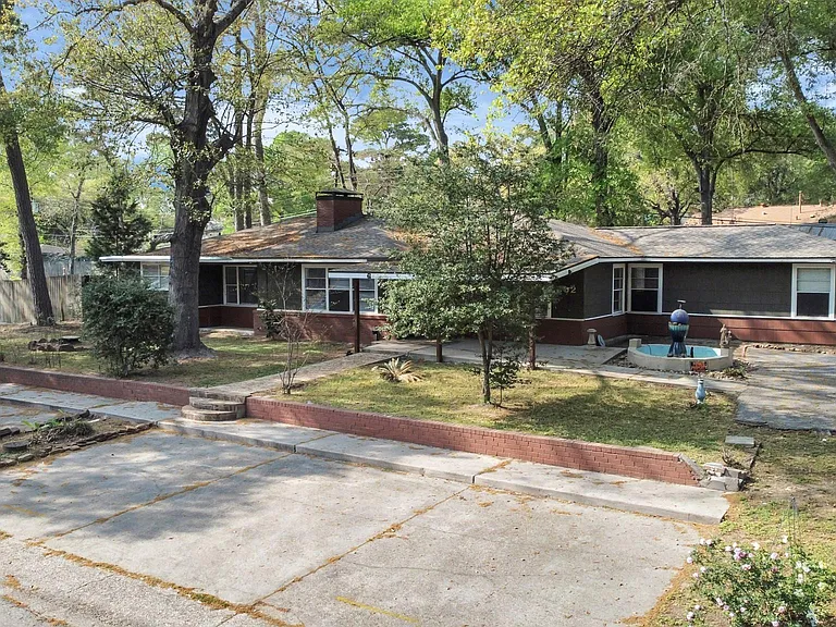 602 Everett St — Photo 49