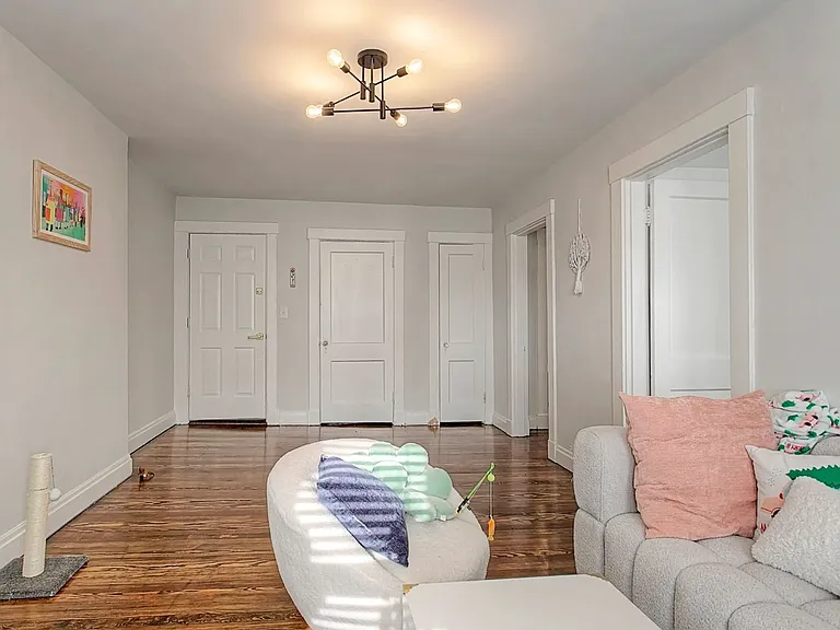 3178 Madison Rd #4 — Photo 9