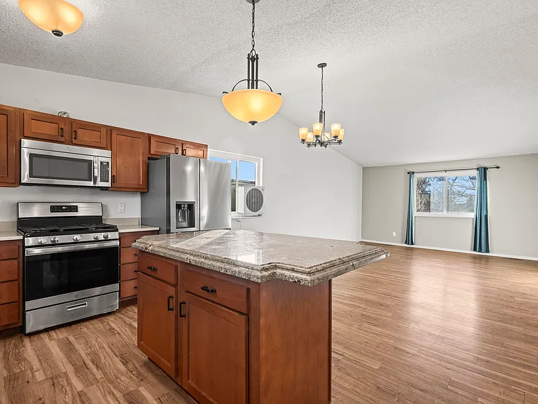 3811 Findlay Ln — Photo 4