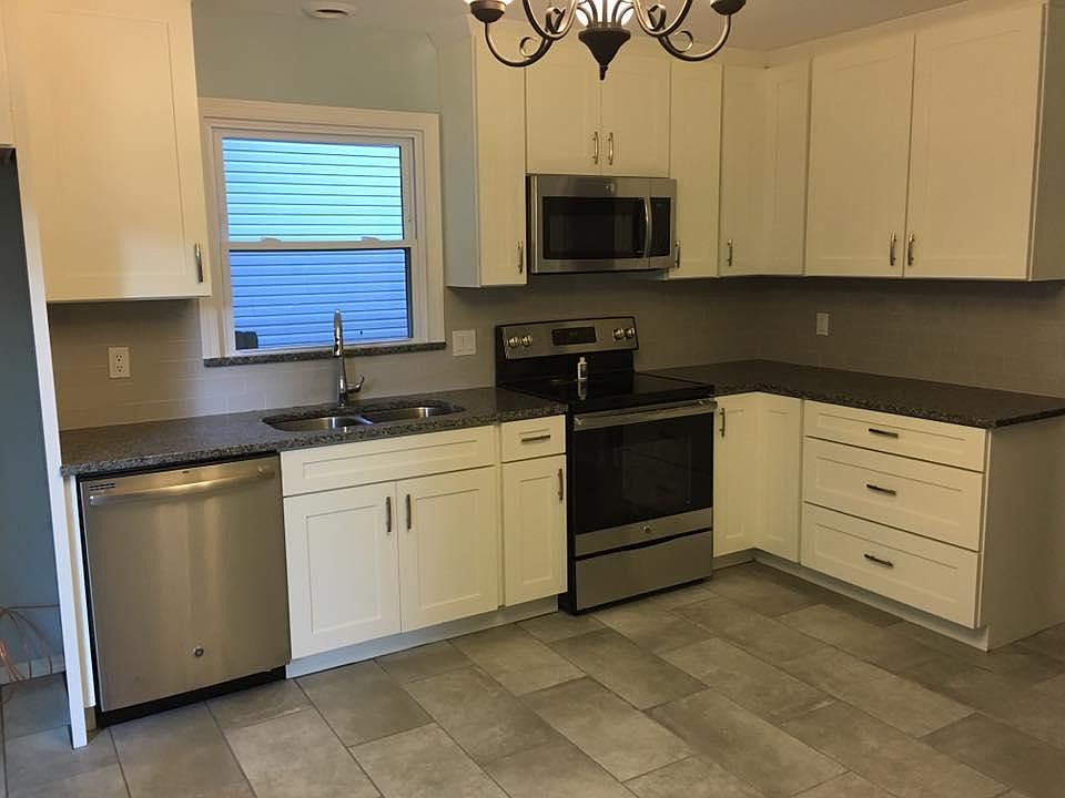 2nd image of 9548 Outlook St