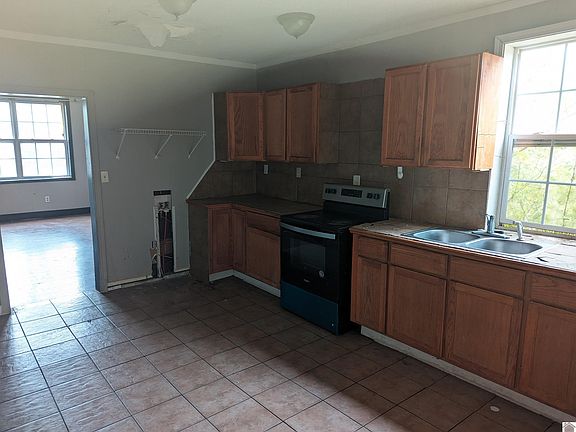 4th image of 2205 Clay St