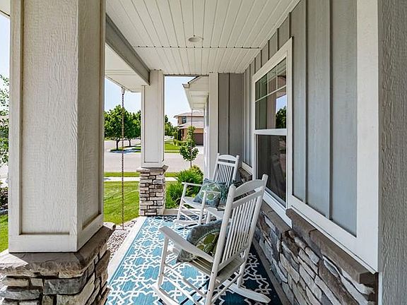 3rd image of 6060 Malory Dr